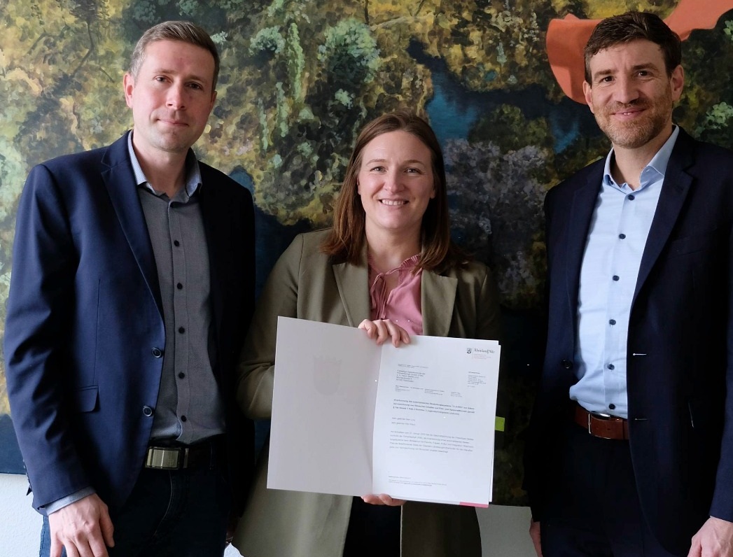 Unterzeichnung Anerkennungsbescheid CLEARD